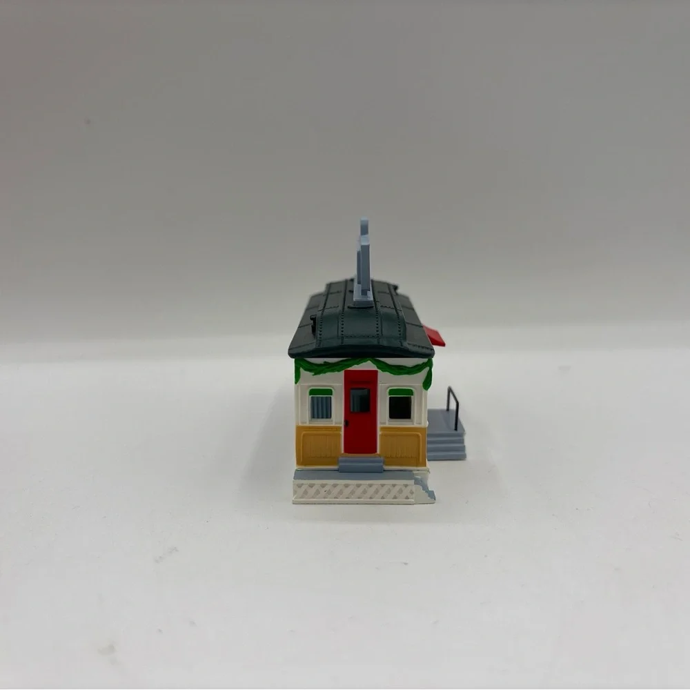 Hallmark‎ Keepsake Ornament Dated 1990 Donder’s Diner Handcrafted